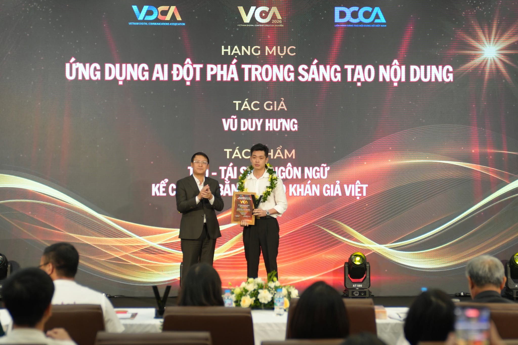 Vũ Duy Hưng nhận giải thưởng VCA 2026